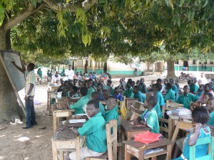  Kindergarten class under tree in Ghana